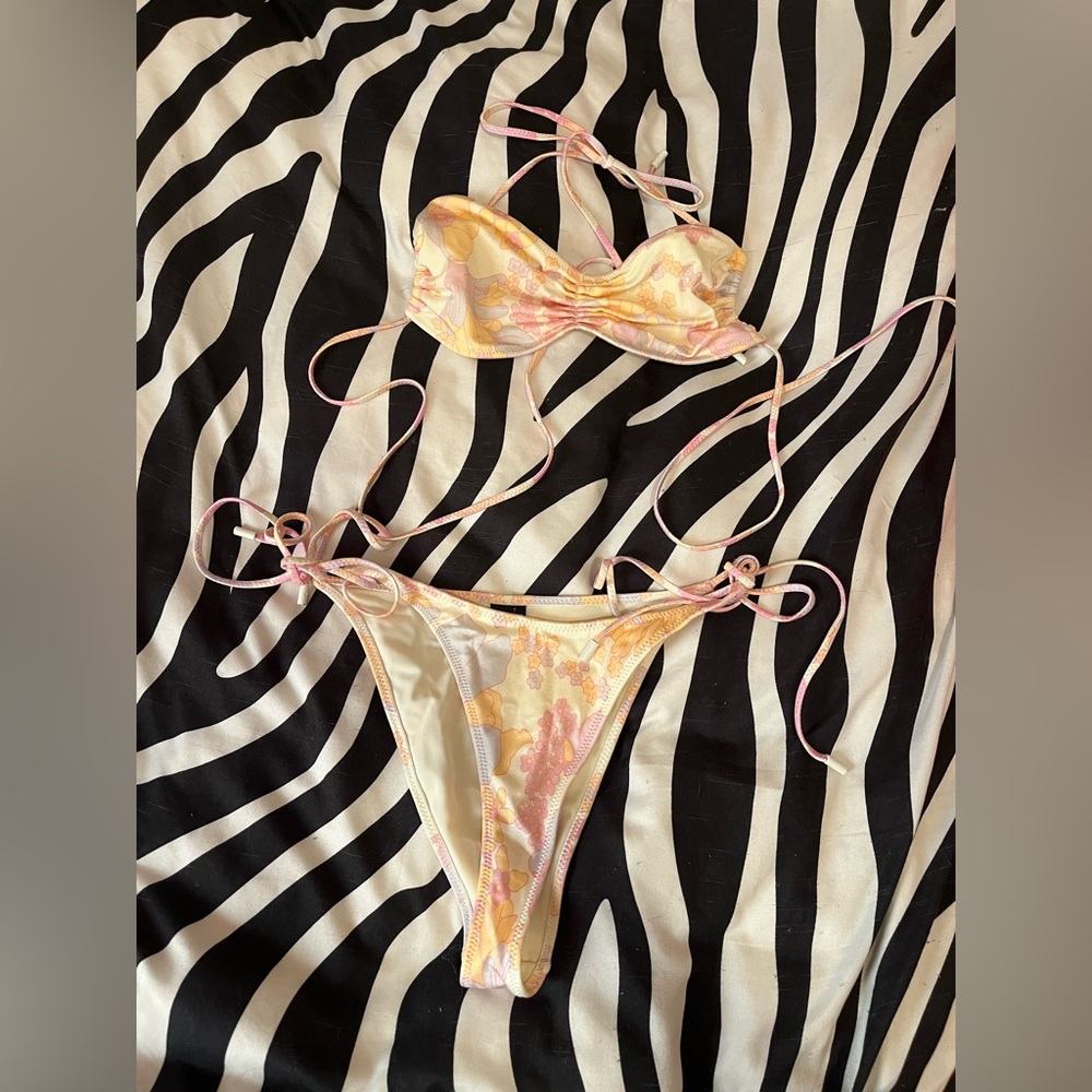 Triangl bikini size medium